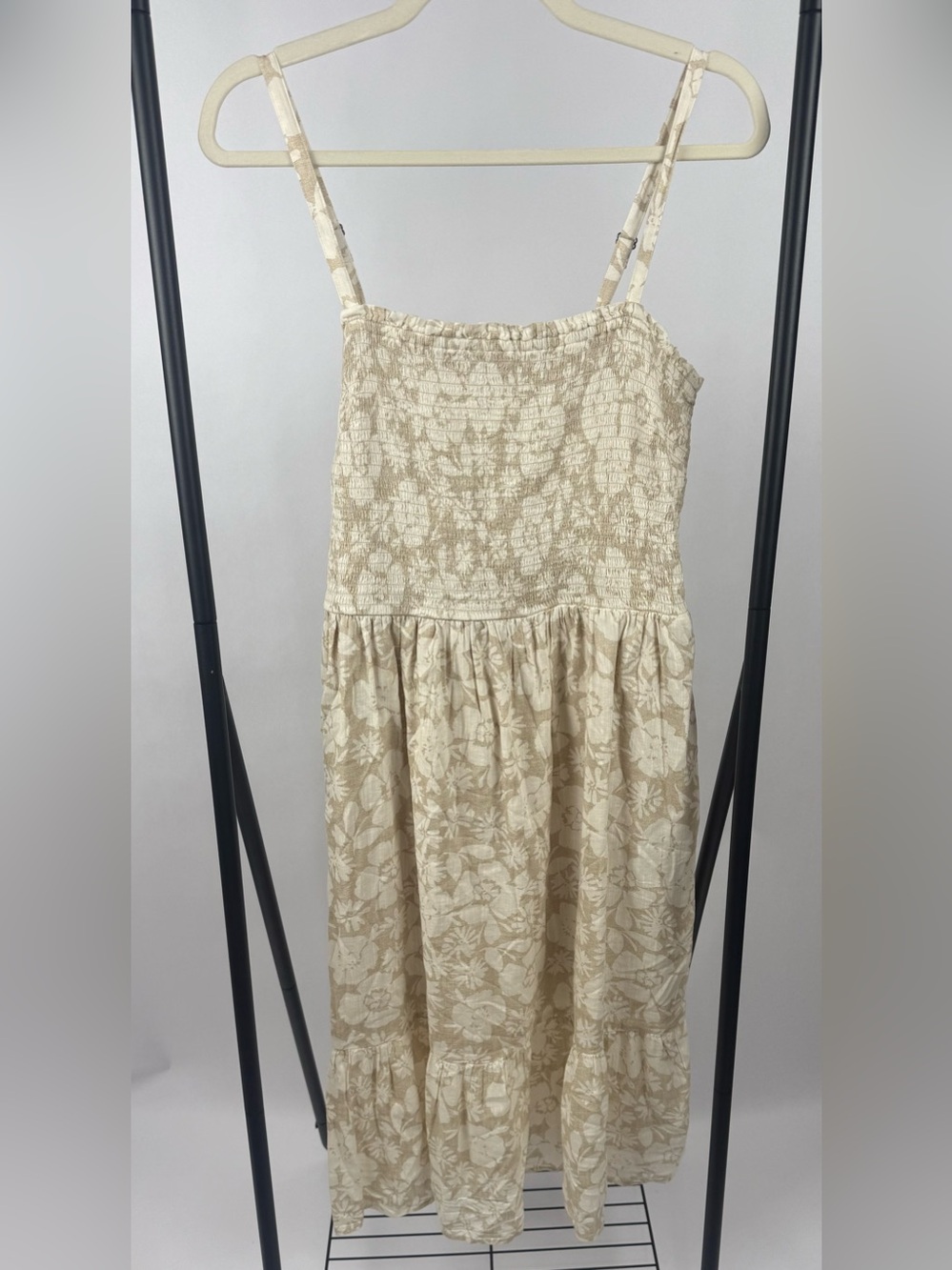 Gap Smocked Floral Midi Dress Beige Cream Tiered Cottagecore Size L - Picture 5 of 8